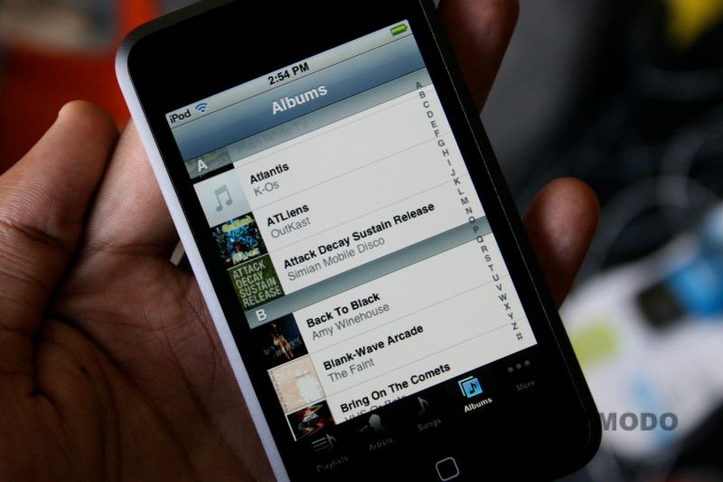 Illustration for article titled Apple iPod touch Review (Verdict: Good In the Face of Greatness)